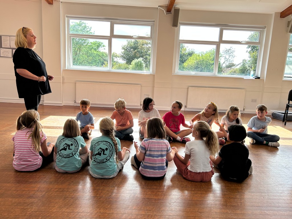 Stagezone children playing the key game.