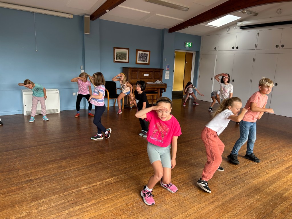 Stagezone children learning dance choreography.